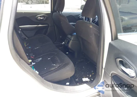 2016 Jeep Cherokee Latitude из США, поврежденный, VIN 1C4PJLCS1GW108435